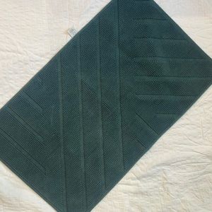 Nate Berkus bathroom rug